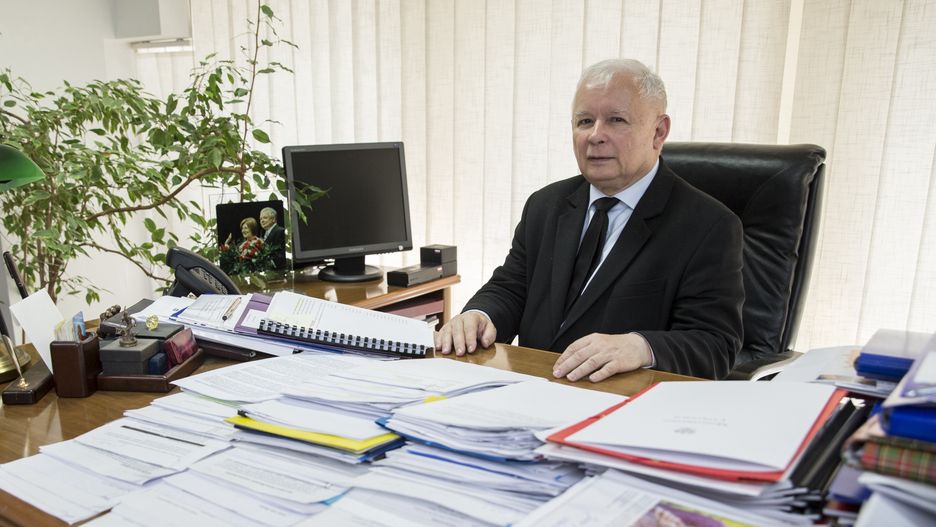Jarosław Kaczyński w swoim gabinecie w biurze przy ul. Nowogrodzkiej w Warszawie.