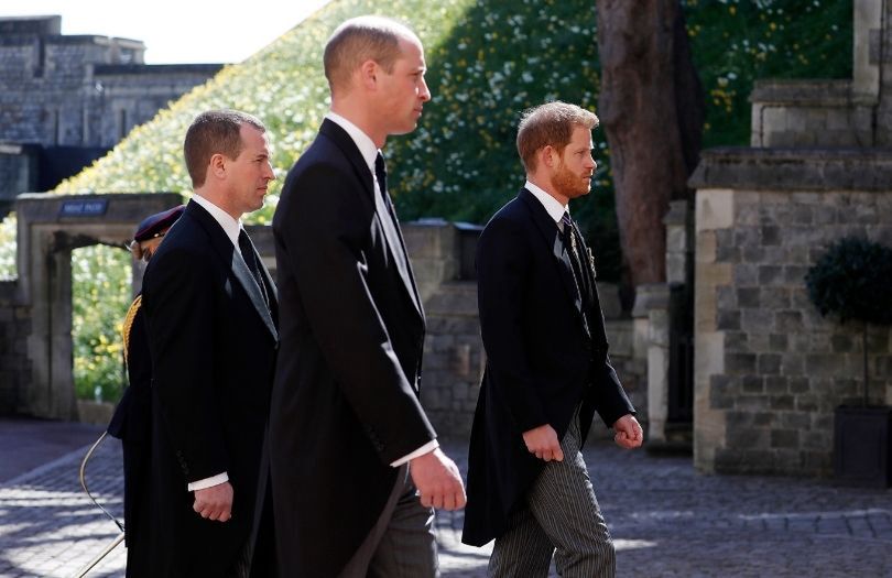 Decyzja księcia Karola skłoniła księcia Williama  księcia Harry'ego do rozmowy po pogrzebie księcia Filipa