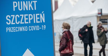 Znowu chaos w szczepieniach. Wkurzony lekarz skasował szczepienia "obcych pacjentów"