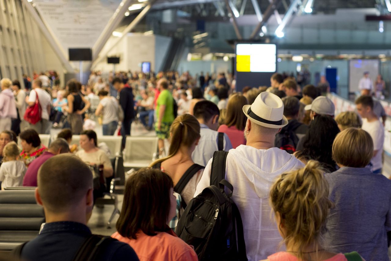 Obowiązkowe testy po powrocie spoza Schengen. Wiceminister rozwiewa wątpliwości