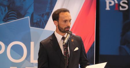 Burmistrz Rypina przerwał konferencję Scheuring-Wielgus. "Ochroniarz Morawieckiego"