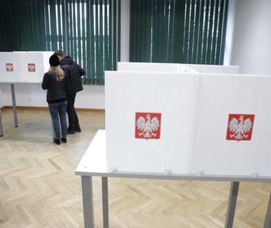 Incydent podczas wyborów. Wyniósł karty, mówił, że je spalił