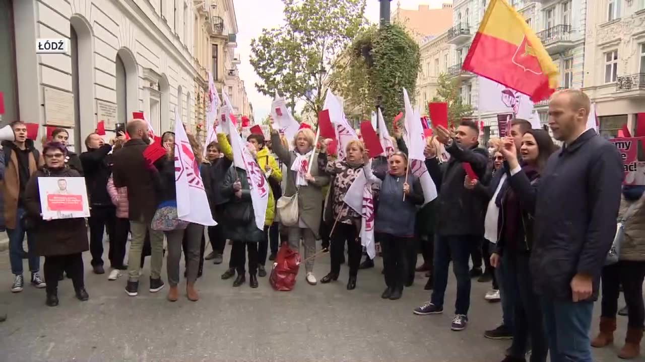 “Jestem przeciwko deformie edukacji”. Protesty w Dniu Nauczyciela.