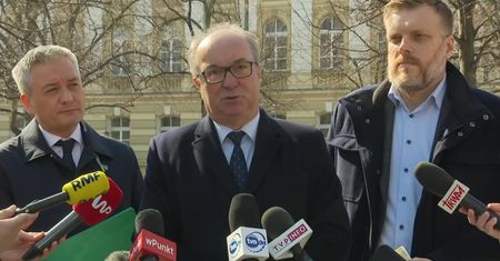 “Niezwykle poważna sprawa”. Opozycja sceptyczna ws. zmian konstytucji po spotkaniu z premierem