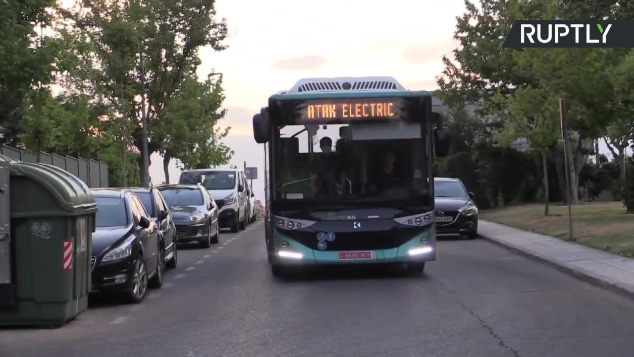 Elektryczny autobus po raz pierwszy przejechał trasę z Barcelony do Madrytu.