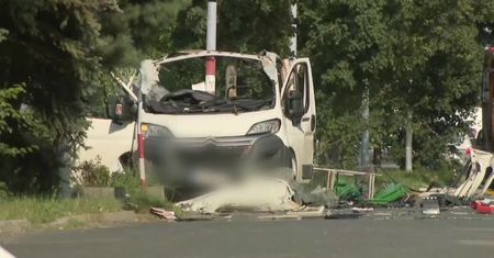Dwie ofiary wybuchu gazu w aucie w Częstochowie. 67 osób ewakuowanych, trwa schładzanie butli.
