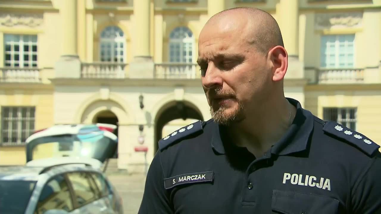 Pościg za skradzionym autem w Warszawie. Policjanci użyli broni