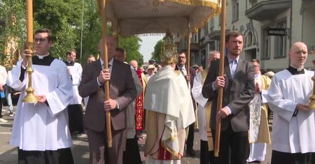 Kościół Obchodzi Uroczystość Najświętszego Ciała i Krwi Chrystusa