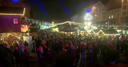 Tłumy poznaniaków na Starym Rynku. Ruszyło Betlejem Poznańskie