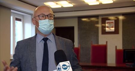 15-letni Emil zakuty w kajdanki, wywieziony 130 kilometrów od domu.