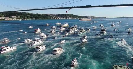 Kibice Besiktasu opanowali cieśninę Bosfor. Fani świętowali razem z piłkarzami zdobycie Pucharu Turcji