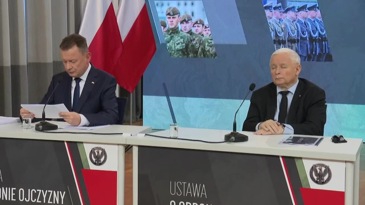 Czy Jarosław Kaczyński przysypiał na konferencji?