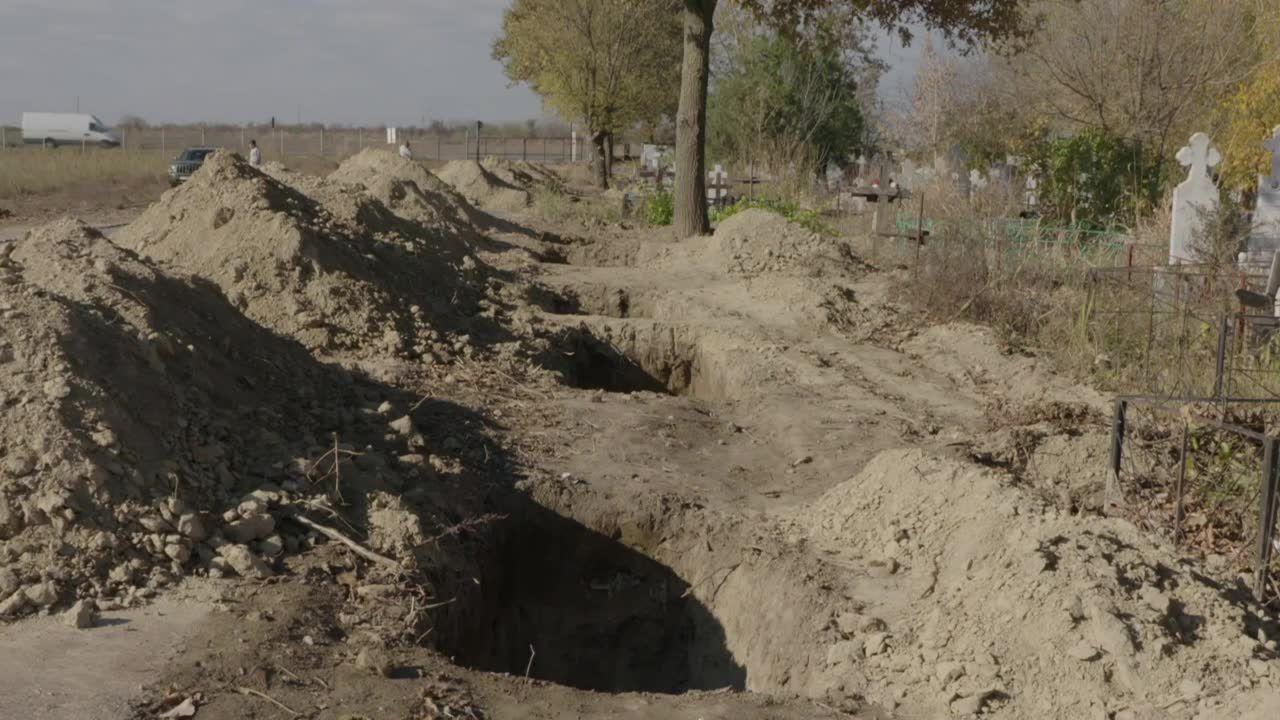 Dramatyczna sytuacja epidemiczna w Rumunii. Brakuje miejsc na cmentarzach.