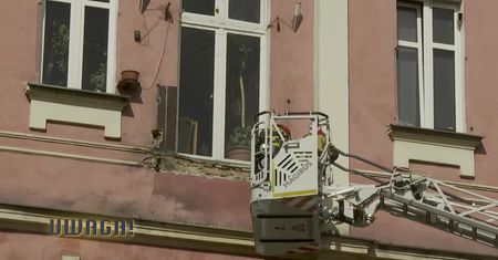 Małżeństwo z Sosnowca spadło z trzeciego piętra wraz z oderwanym balkonem