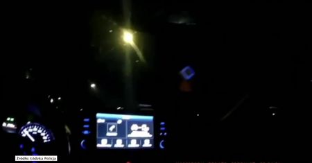 38-latek uciekał przed łódzką policją, był poszukiwany. Porzucił auto, policjant groził użyciem broni
