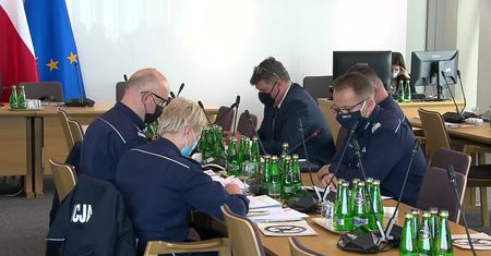 Śmierć trzech młodych mężczyzn na Dolnym Śląsku. Policja odpowiadała na pytania przed sejmową komisją