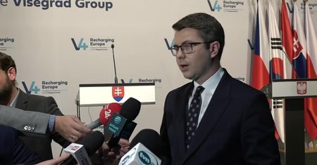 “Polski rząd nie przewiduje organizacji referendum co do członkostwa Polski w Unii Europejskiej”