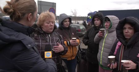 Ponad 920 tys. Ukraińców dotarło do Polski. Przejścia graniczne wciąż są oblegane