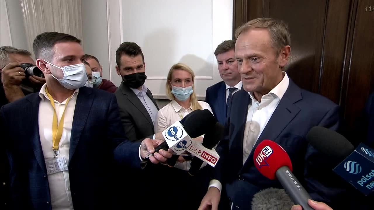 J. Kaczyński ma odejść z rządu. D. Tusk: To optymistyczny zwiastun.