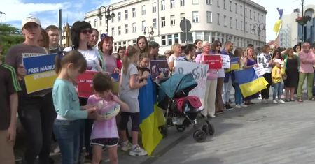 Manifestacja poparcia dla Ukrainy w Opolu. “Nie możemy się przyzwyczajać do tej wojny”