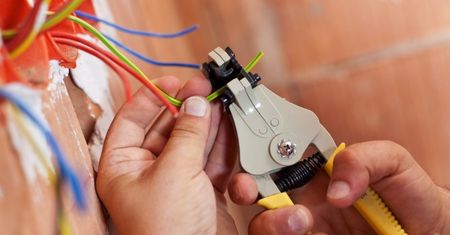 Instalacja elektryczna z głową. O czym warto pamiętać?