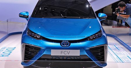 Toyota Fuel Cell Sedan