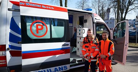 Nowy ambulans dla szpitala w Wyrzysku