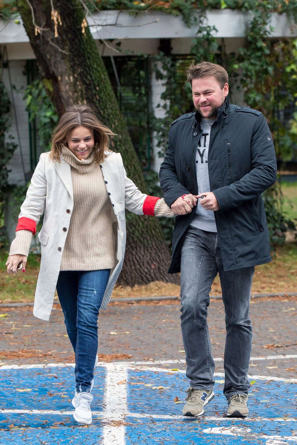 Edyta Herbuś i Piotr Bukowiecki na spacerze
