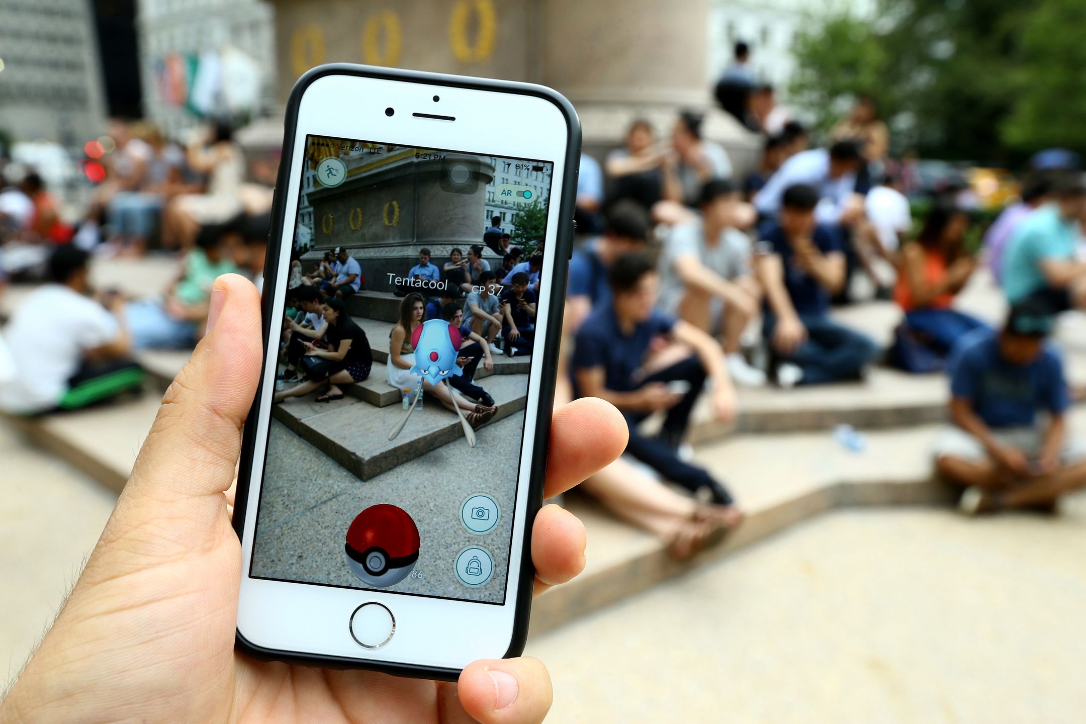 Pokemon GO Plus: bransoletka do łapania pokemonów 2