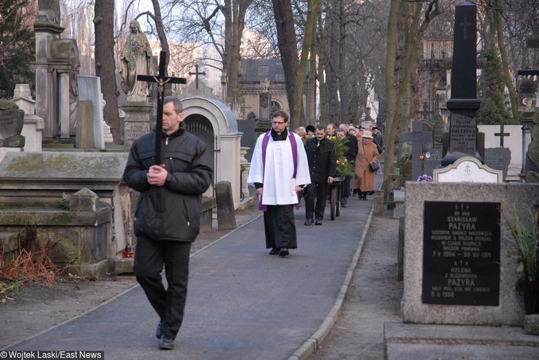 Szacuje się, że w Polsce działa 2,5 tys. zakładów pogrzebowych. Bezpardonowo konkurują ze sobą o klientów