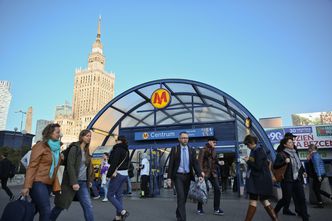 Unia sypnie pieniędzmi na warszawskie metro