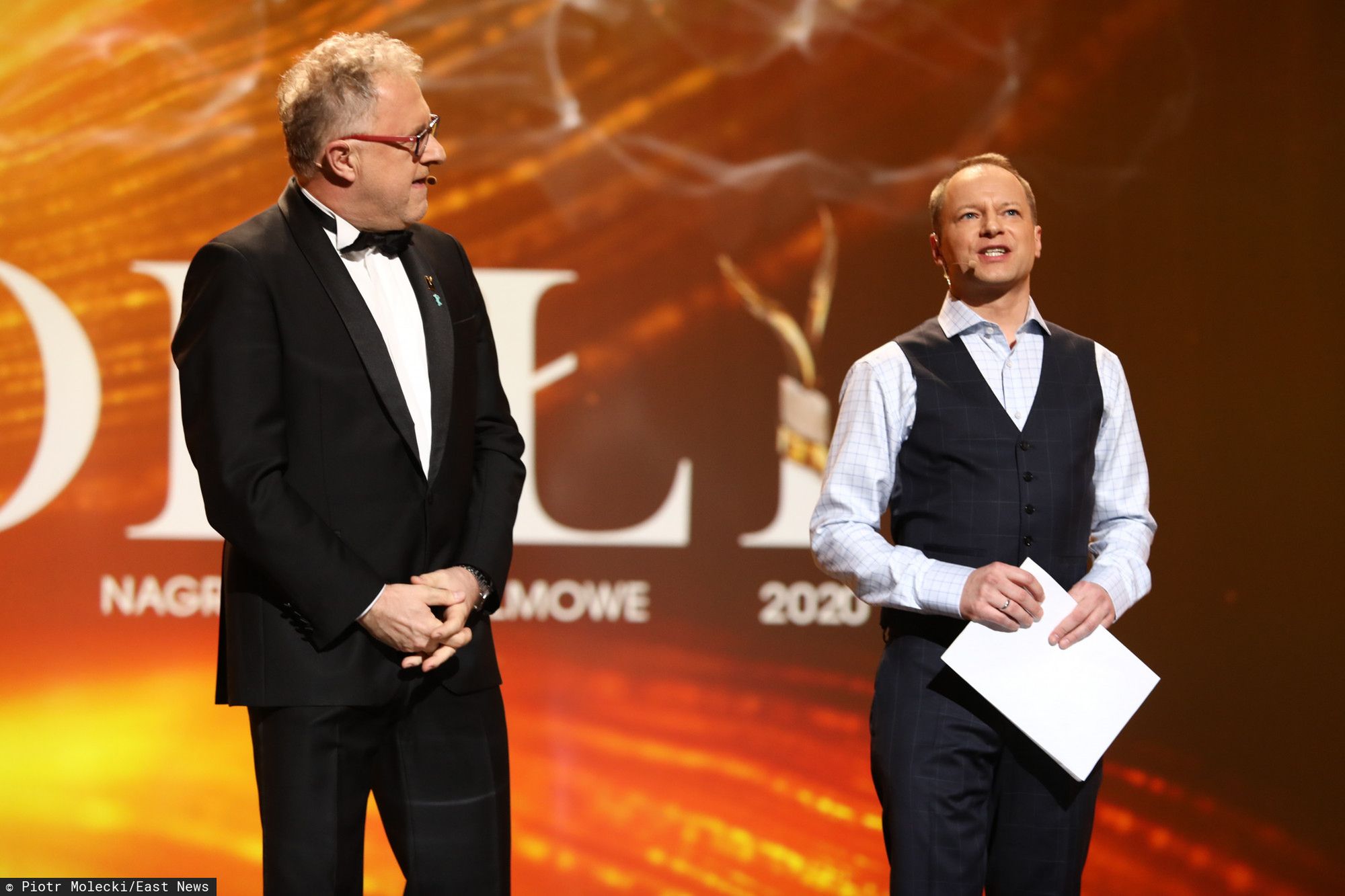 Orły są polskim odpowiednikiem Oscarów. Maciej Stuhr jako prowadzący galę (po prawej), obok Dariusz Jabłoński, prezydent Polskiej Akademii Filmowej