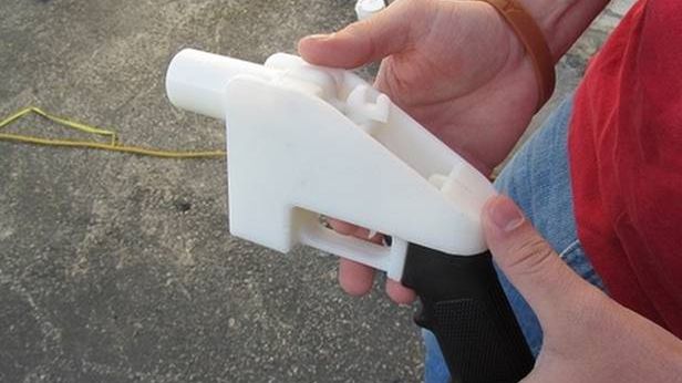 Krótki żywot pistoletu z drukarki 3D. Cody Wilson oskarżony o nielegalny eksport broni 1