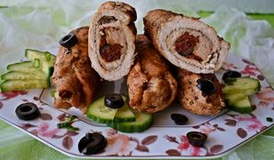 Roladki schabowe nadziewane suszonymi pomidorami i oliwkami