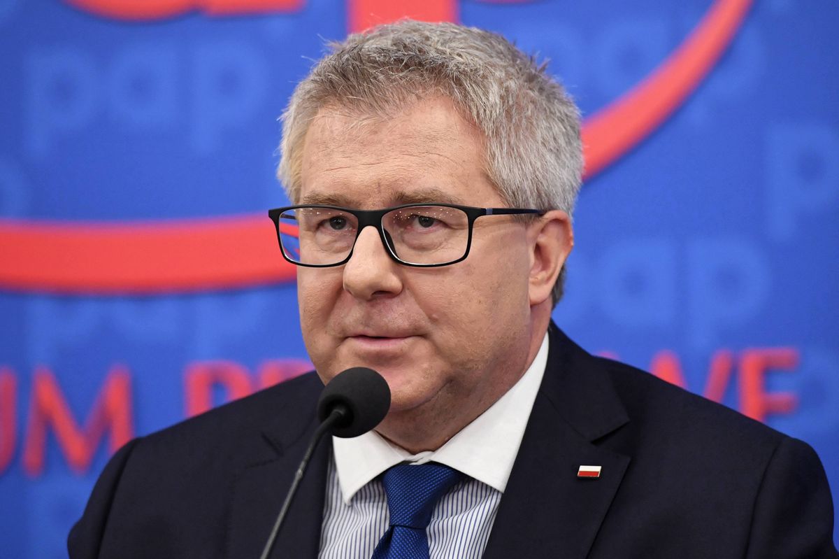 Ryszard Czarnecki: "Beatę Mazurek mogą krytykować posłowie opozycji, a nie ambasador"