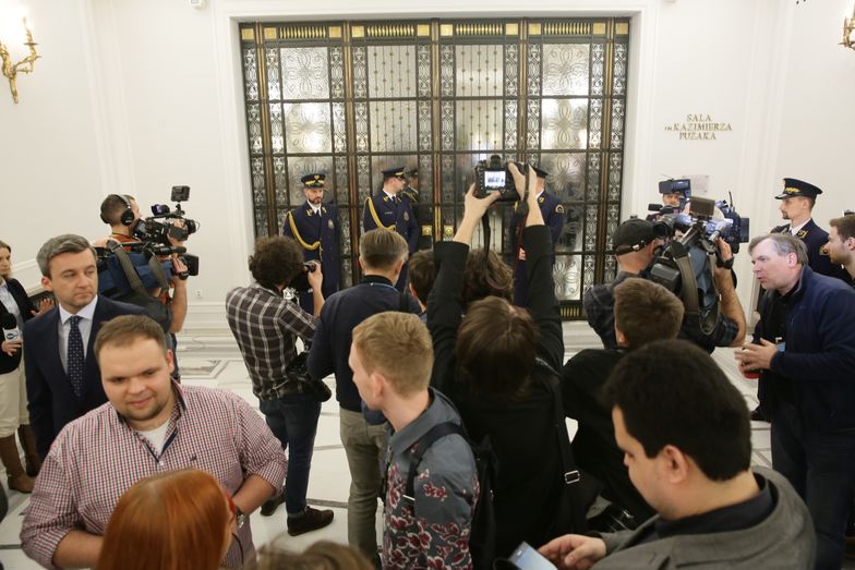 Zdjęcie z piątku, kiedy obrady Sejmu zostały przeniesione do innej sali
