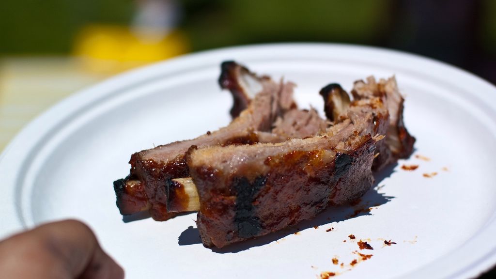 Opiekane żeberka wieprzowe bez kości (samo mięso)