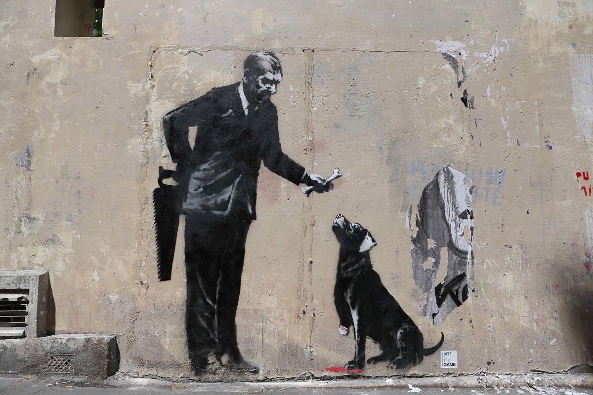 Banksy i jego tożsamość. Kim jest najbardziej anonimowy artysta street artu na świecie?