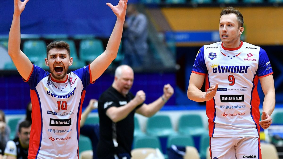 Materiały prasowe / TAURON 1. Liga/Sebastian Borowski / Mateusz Biernat (nr 10), Damian Wierzbicki (nr 9)