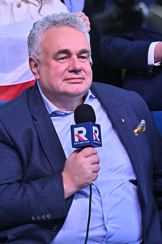 Republika rozdaje certyfikaty