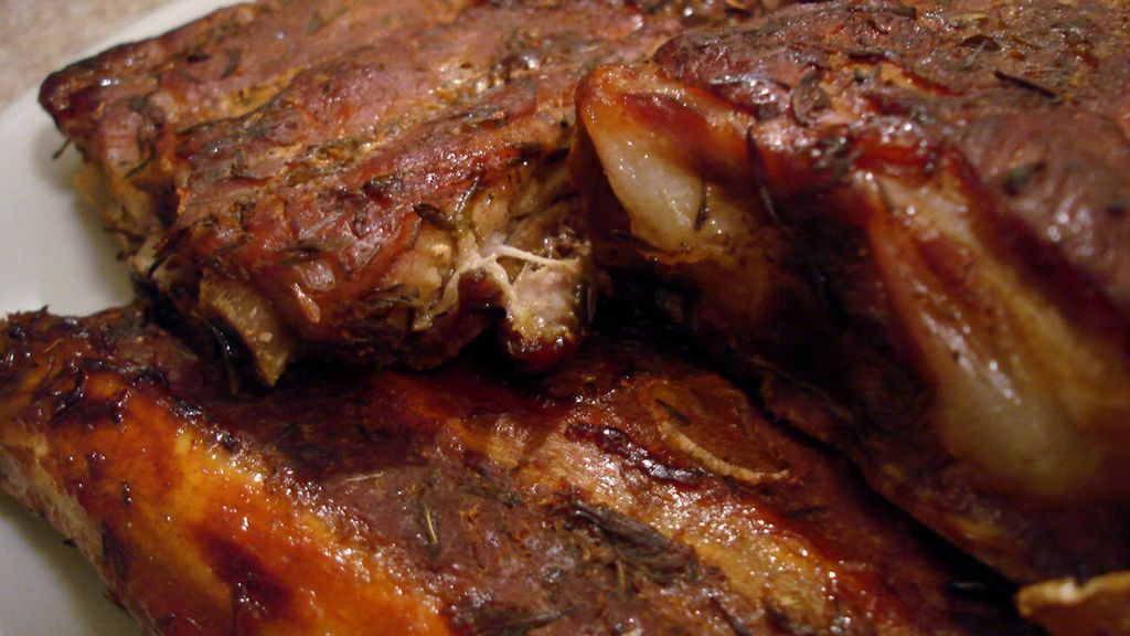 Pieczone żeberka wieprzowe bez kości (samo mięso)