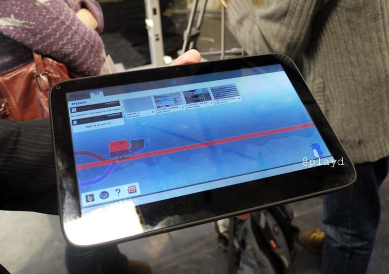 Sprzęt z MeeGo przyłapany na rosyjskiej konferencji Intela 3