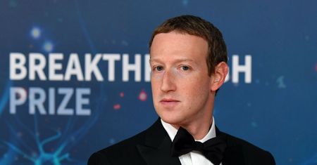 Twórca Facebooka spada na liście najbogatszych. Od dawna nie był tak nisko