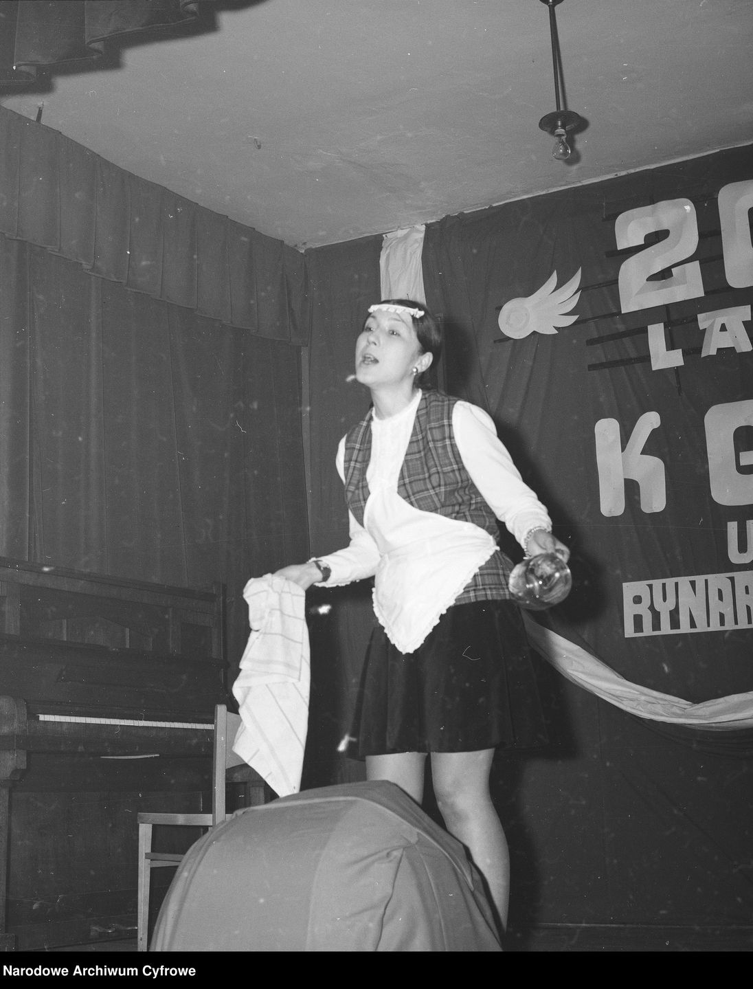 Emilia Krakowska podczas występu (1968)