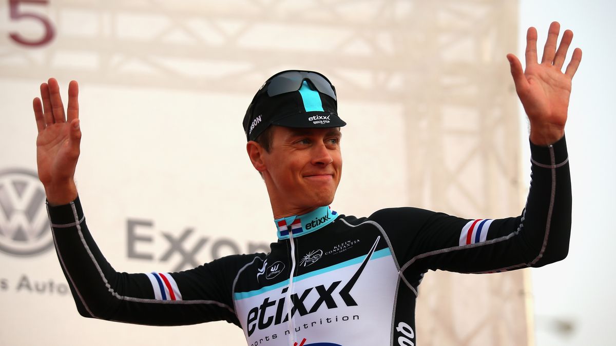 Niki Terpstra, który zdobył w Innsbrucku czwarty złoty medal mistrzostw świata w drużynowej jeździe na czas