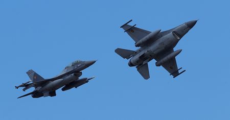 Ukraina dostała F-16. Tajemniczy dostawca