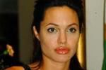 Angelina Jolie nie chce bawić się z ojcem