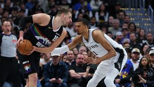 Starcie gigantów w NBA! Górą Serb