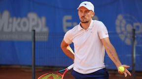 Polak uczy się gry na trawie. Super tie-break rozstrzygnął mecz w Londynie