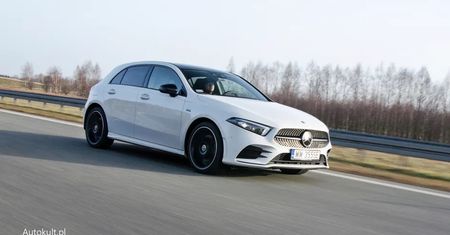 Mercedes jednak nie rezygnuje z małych aut. Klienci zdecydowali